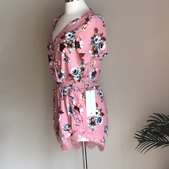 NEW Floral Lace Romper - Picture 7 of 8